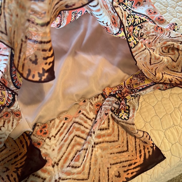 Halter, asymmetric hemmed dress - Picture 10 of 10